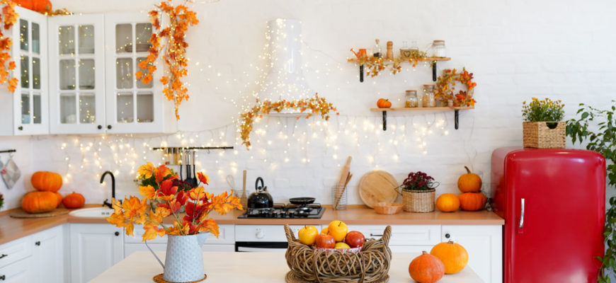 Autumn,Kitchen,Interior,With,Pumpkins,And,Falling,Leaves.,Thanksgiving,Dinner